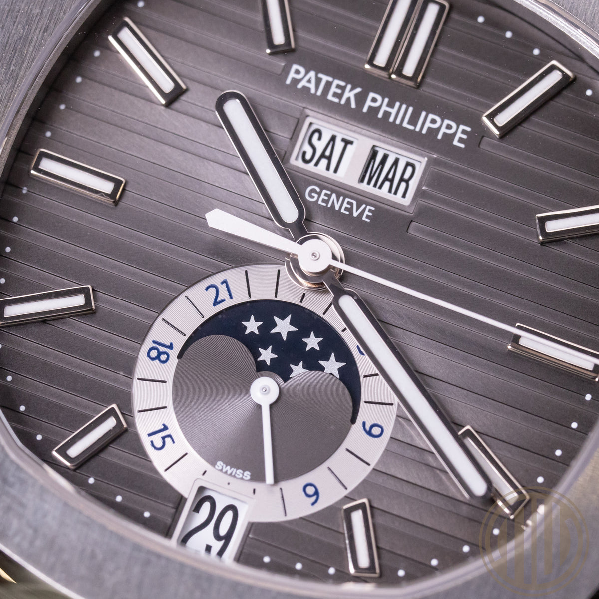 Patek Philippe Nautilus Annual Calendar | New Patek-Service | Box and Papers | 2011