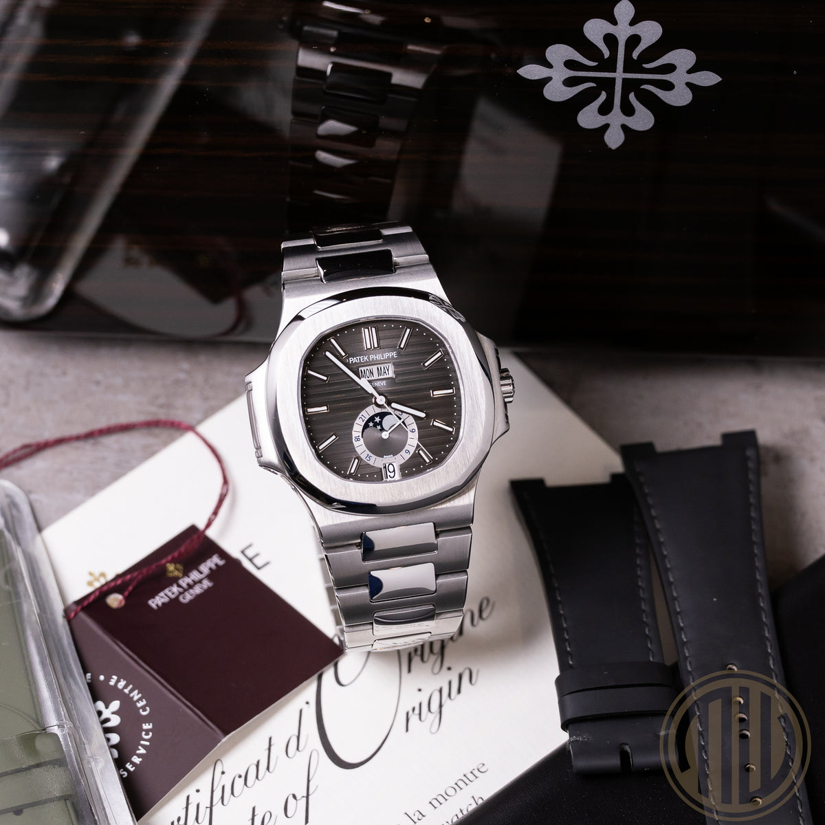 Patek Philippe Nautilus Annual Calendar | New Patek-Service | Box and Papers | 2011