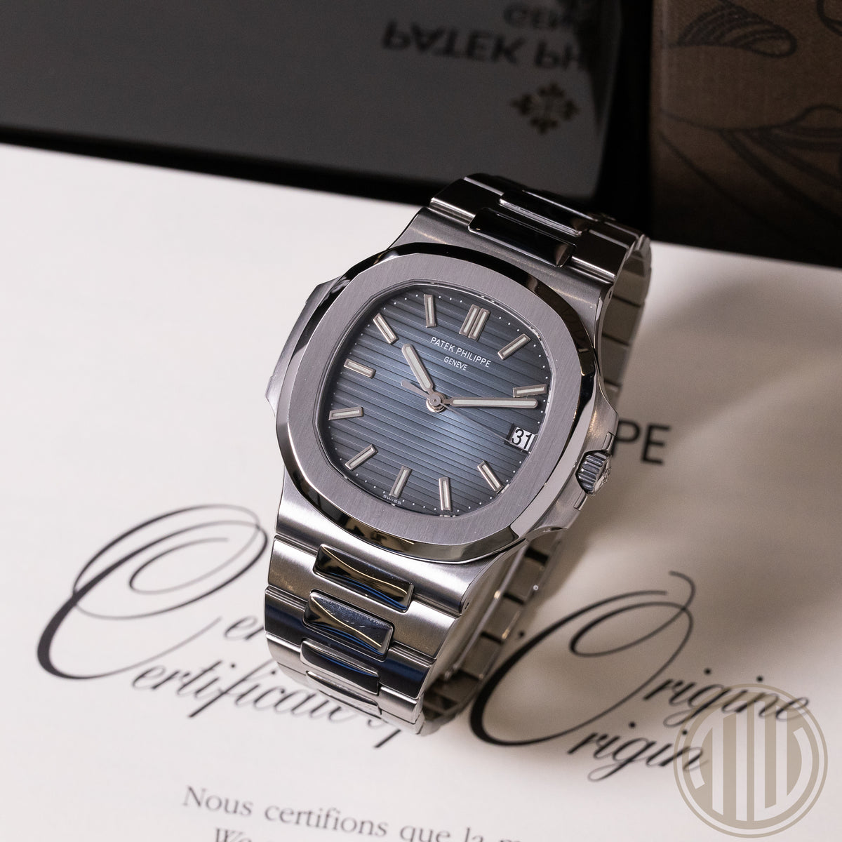 Patek Philippe Nautilus Blue Dial | German Watch | Box and Papers | 2008