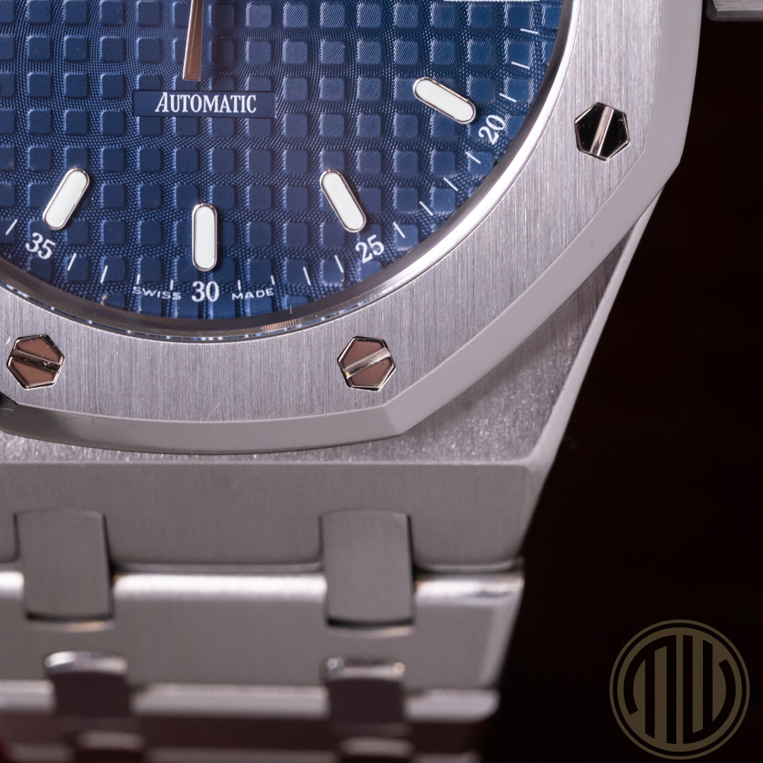 Audemars Piguet Royal Oak Blue Dial | New AP-Service | Box and Papers | 2003