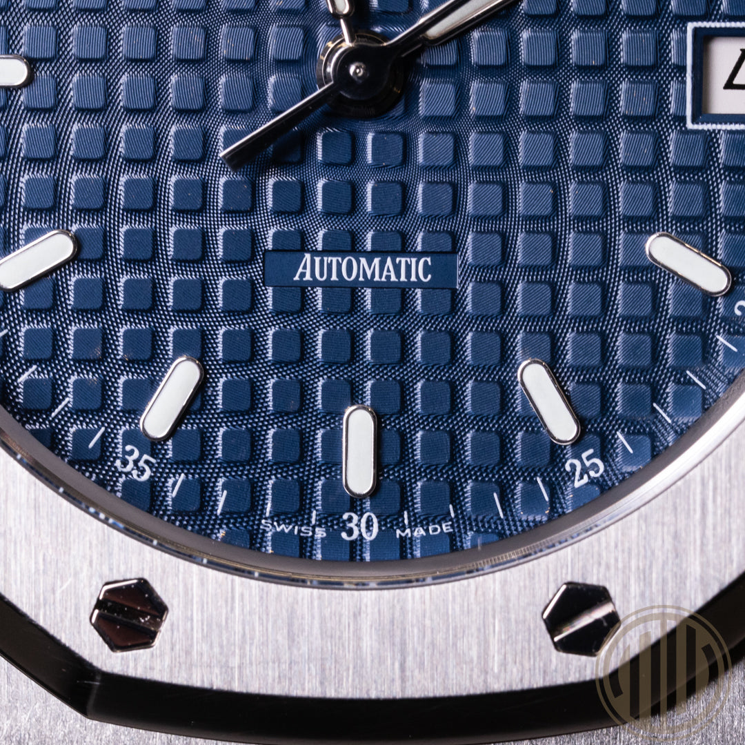 Audemars Piguet Royal Oak Blue Dial | New AP-Service | Box and Papers | 2003