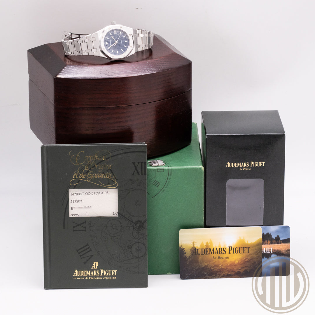 Audemars Piguet Royal Oak Blue Dial | New AP-Service | Box and Papers | 2003