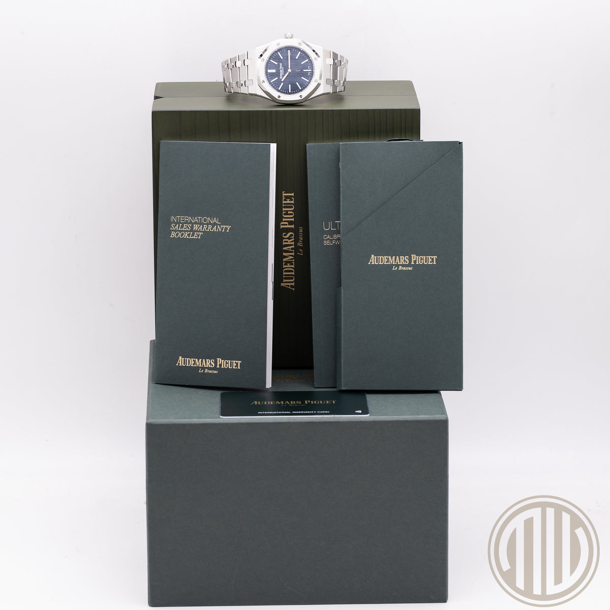 Audemars Piguet Royal Oak Jumbo "jumbo" Extra-thin 50th Anniversary | Blue Dial | Box and Papers | 2022