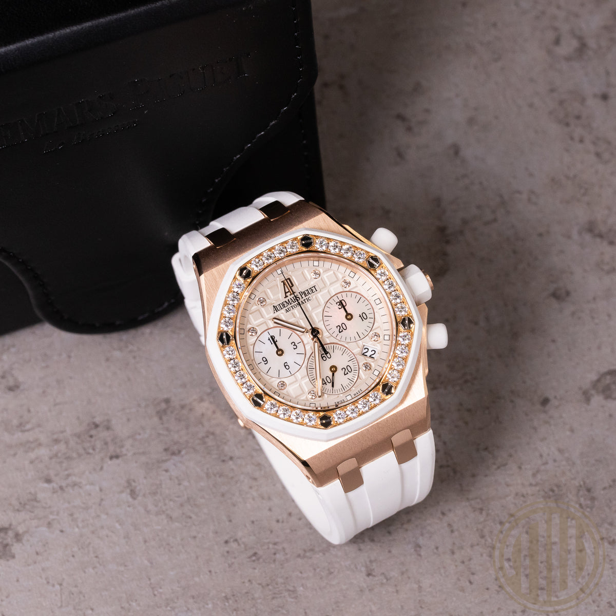 Audemars Piguet Royal Oak Offshore Lady Factory Diamonds | 18kt Roségold | AP-Extract