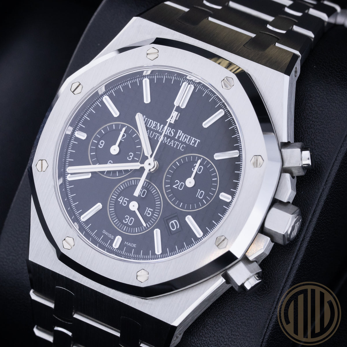 Audemars Piguet Royal Oak Chronograph Black Dial | New Service | German Watch | Box and Papers