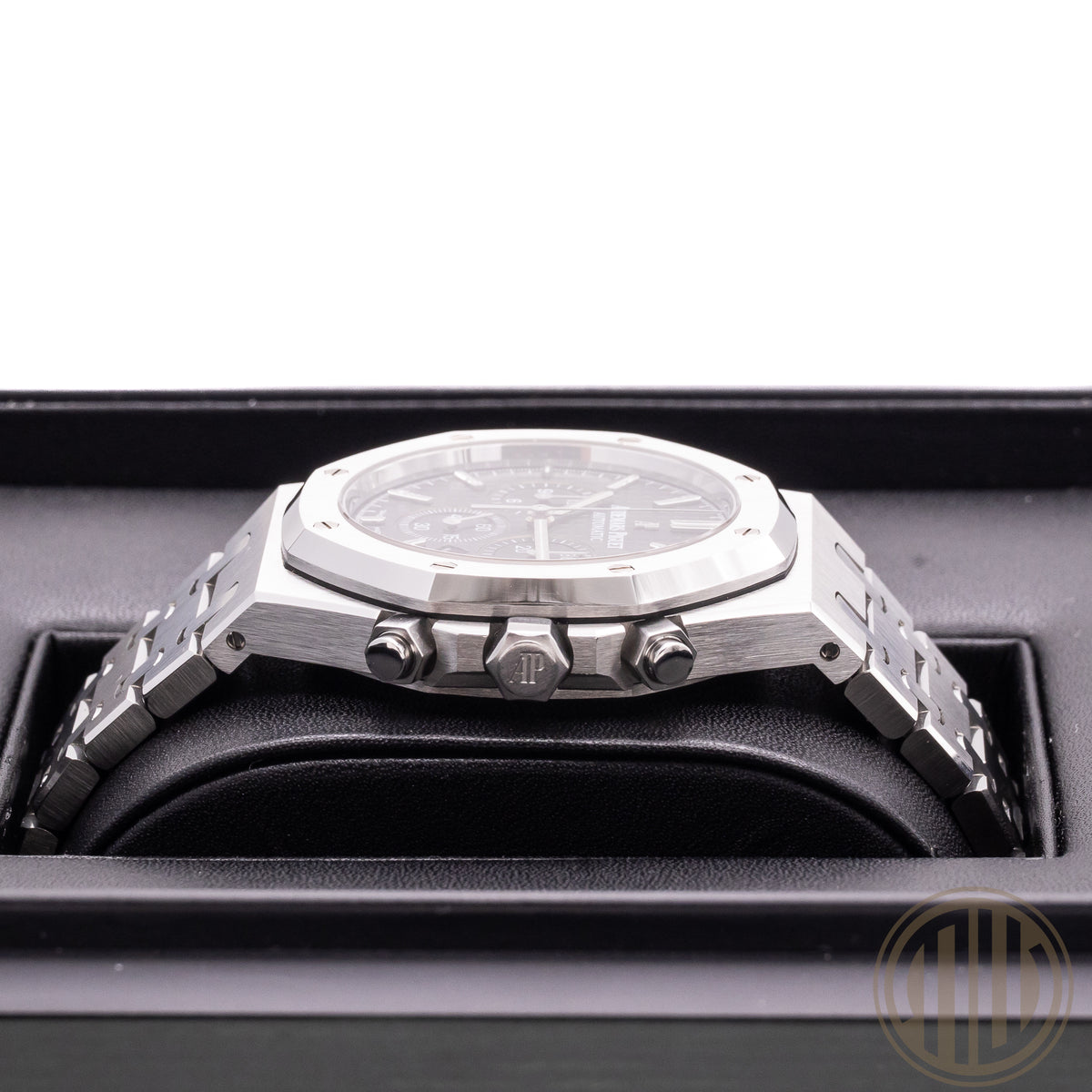 Audemars Piguet Royal Oak Chronograph Black Dial | New Service | German Watch | Box and Papers