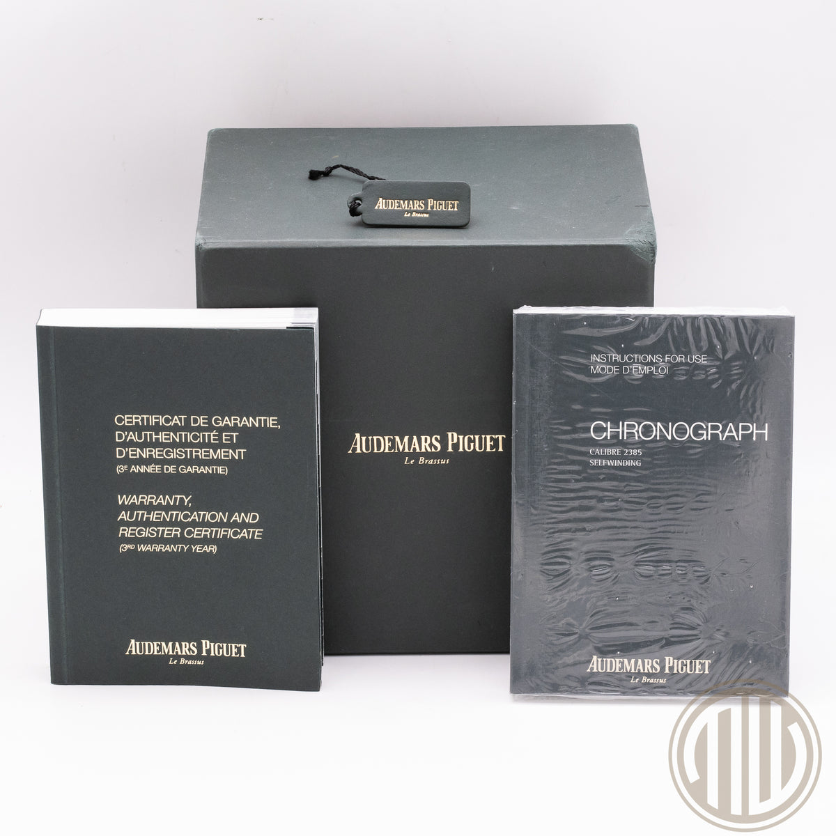 Audemars Piguet Royal Oak Chronograph Black Dial | New Service | German Watch | Box and Papers