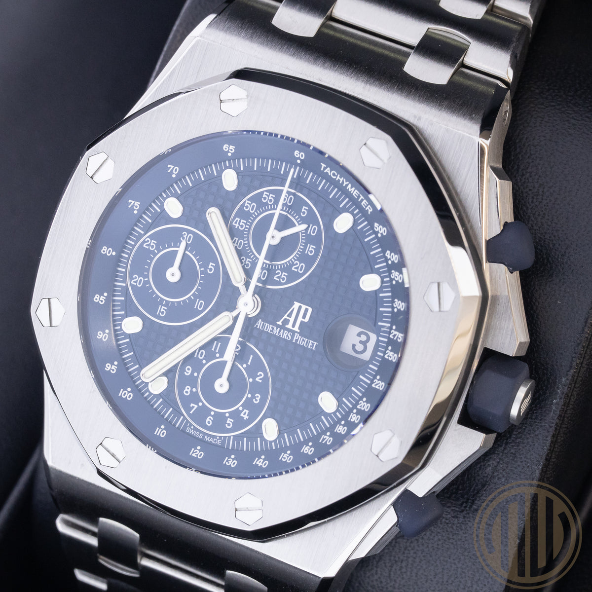 Audemars Piguet Royal Oak Offshore Chronograph "Beast" | Blue Dial | AP-Warranty | Box and Papers | 2020