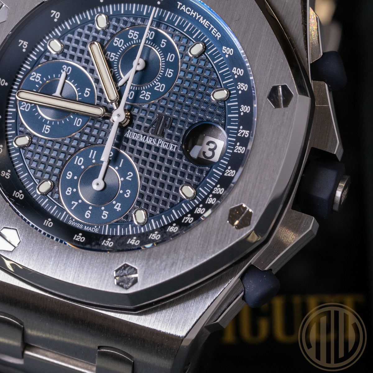 Audemars Piguet Royal Oak Offshore Chronograph "Beast" | Blue Dial | AP-Warranty | Box and Papers | 2020