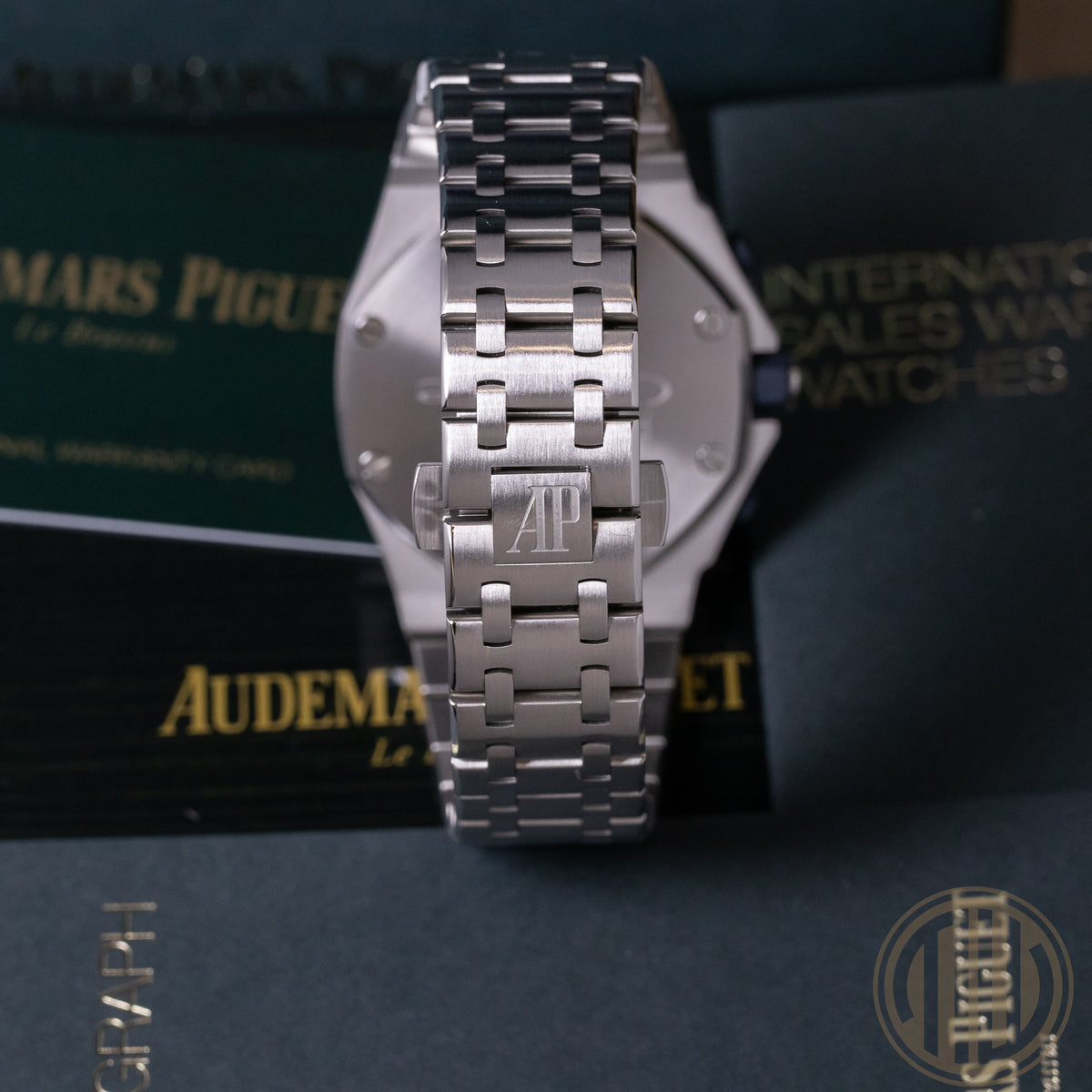 Audemars Piguet Royal Oak Offshore Chronograph "Beast" | Blue Dial | AP-Warranty | Box and Papers | 2020