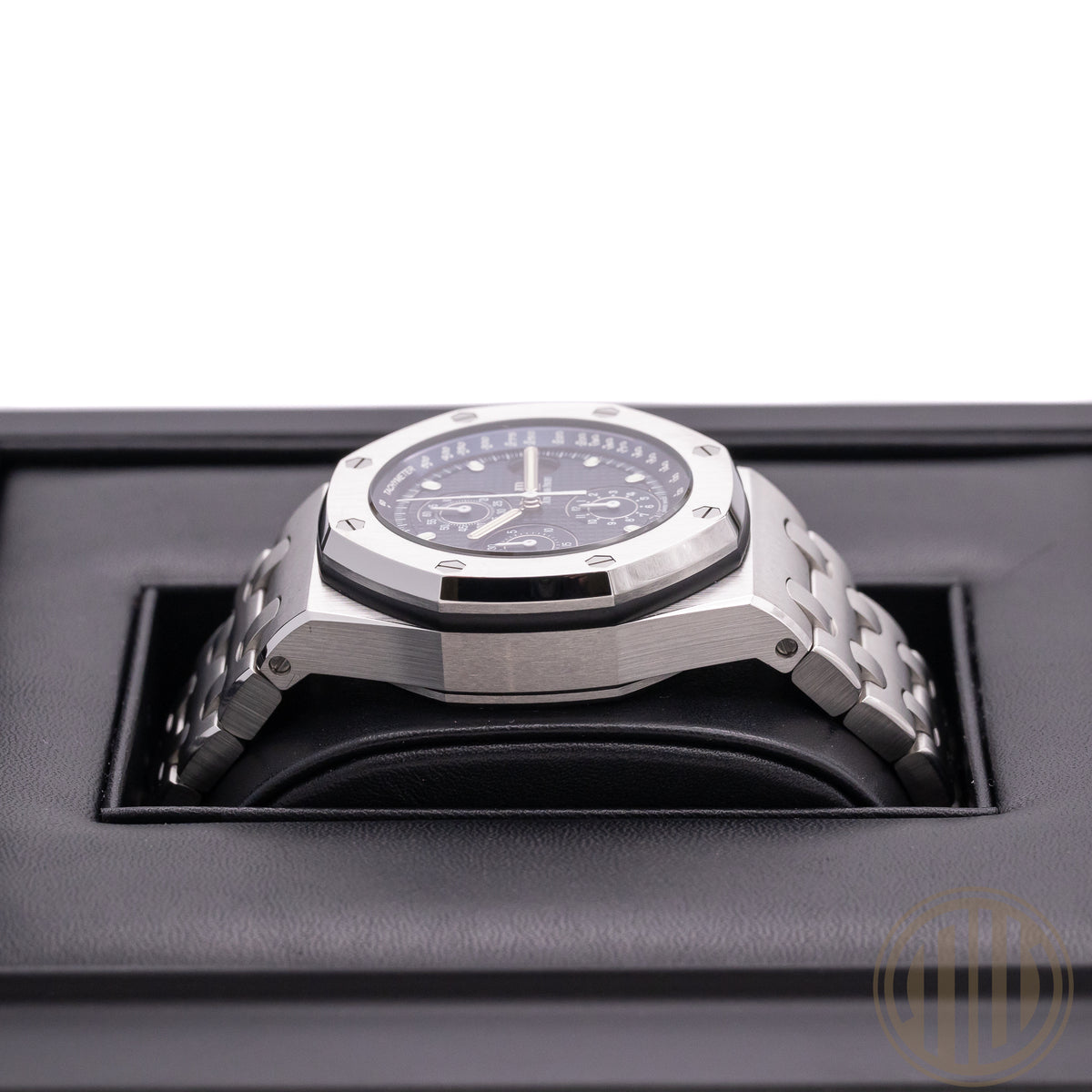 Audemars Piguet Royal Oak Offshore Chronograph "Beast" | Blue Dial | AP-Warranty | Box and Papers | 2020