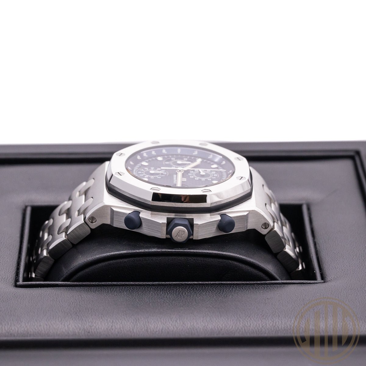 Audemars Piguet Royal Oak Offshore Chronograph "Beast" | Blue Dial | AP-Warranty | Box and Papers | 2020