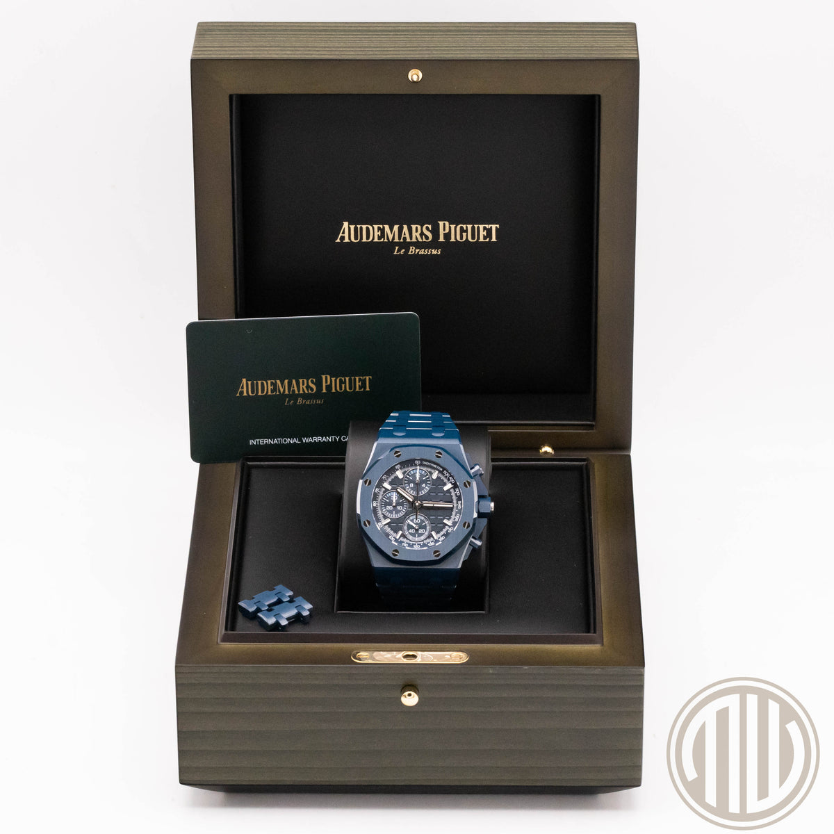 Audemars Piguet Royal Oak Offshore „Bleu Nuit Nuage 50“ | Ceramic | Like New | Box and Papers | 2025