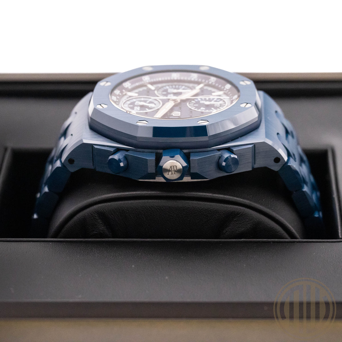 Audemars Piguet Royal Oak Offshore „Bleu Nuit Nuage 50“ | Ceramic | Like New | Box and Papers | 2025