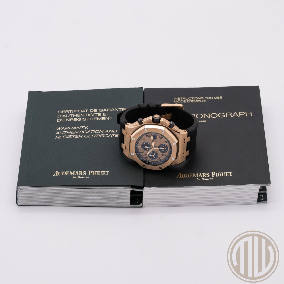 Audemars Piguet Royal Oak Offshore Chronograph 18Karat Roségold | Rubber Strap | Box and Papers | 2017