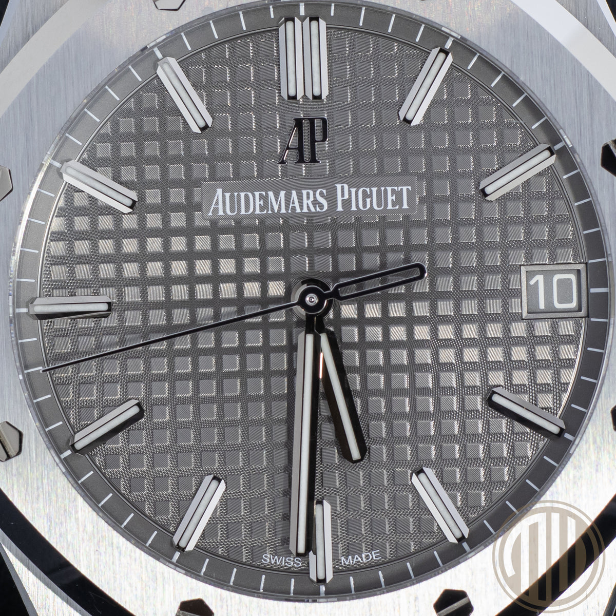 Audemars Piguet Royal Oak | Grey Tapisserie Dial | Box and Papers | 2022 | 15500