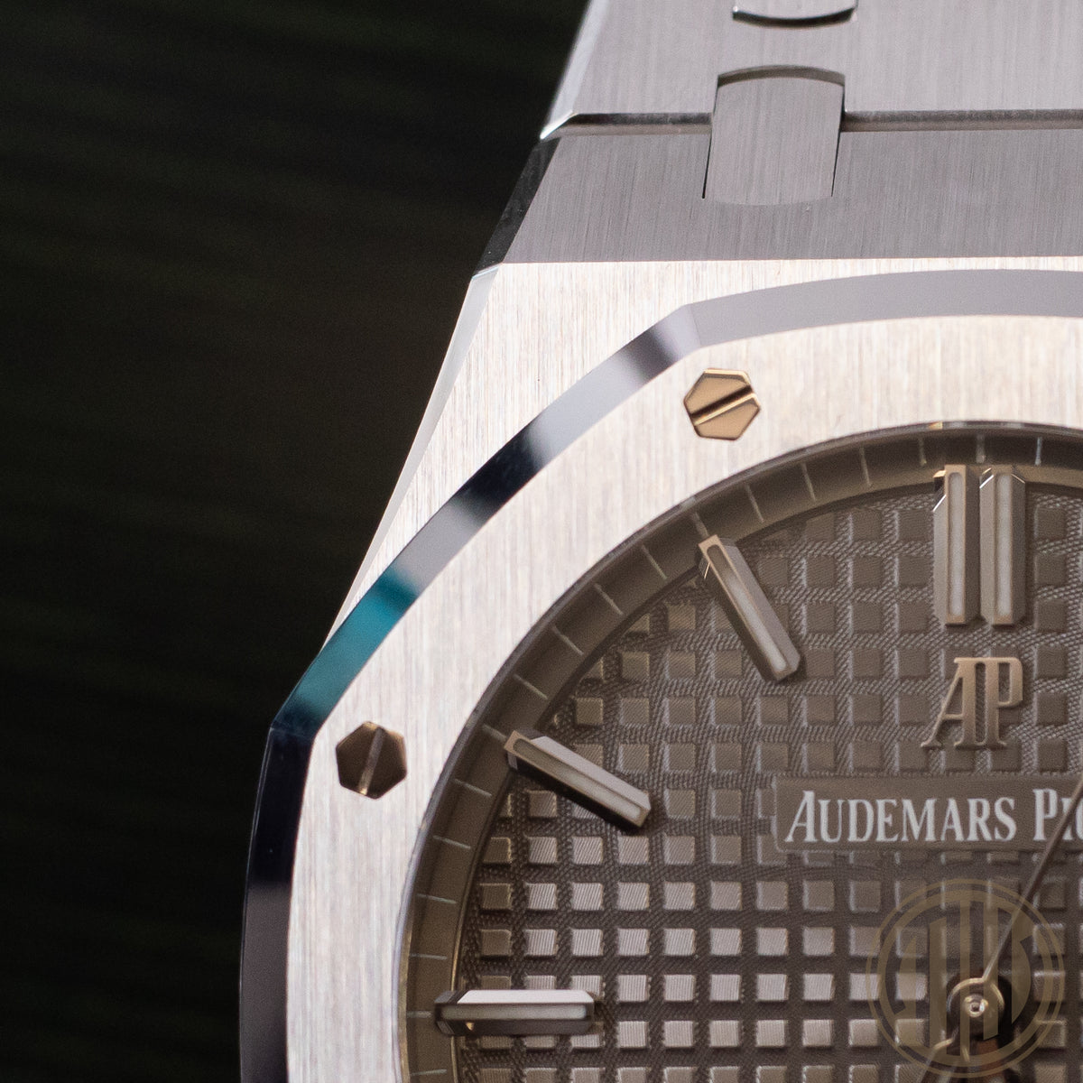 Audemars Piguet Royal Oak | Grey Tapisserie Dial | Box and Papers | 2022 | 15500