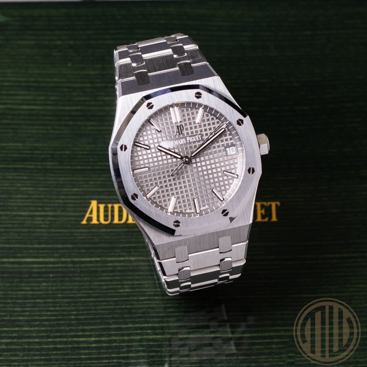 Audemars Piguet Royal Oak | Grey Tapisserie Dial | Box and Papers | 2022 | 15500