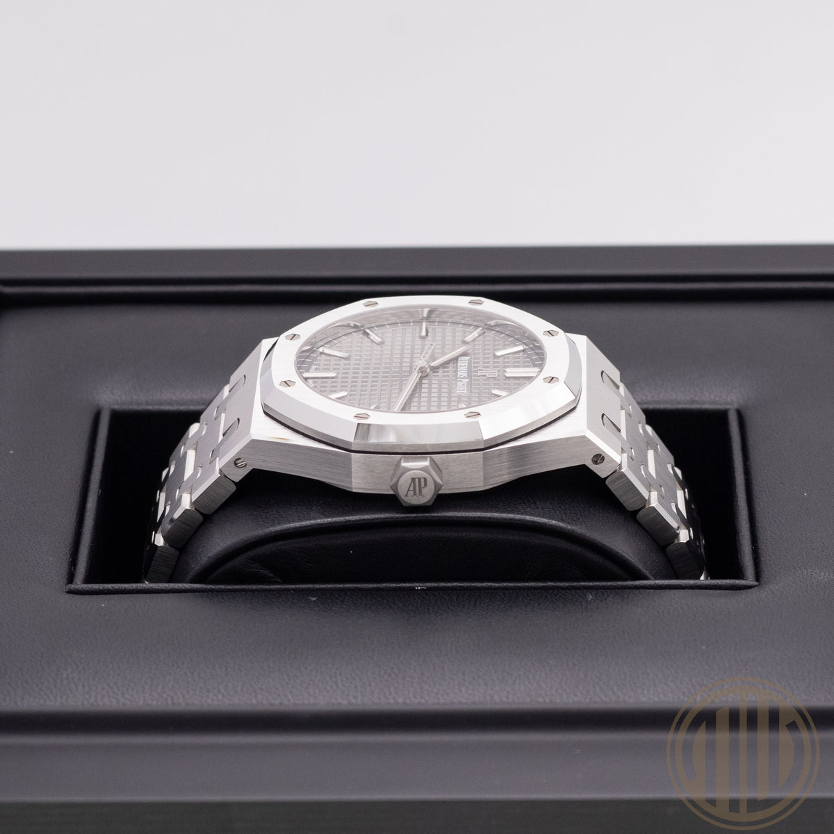 Audemars Piguet Royal Oak | Grey Tapisserie Dial | Box and Papers | 2022 | 15500