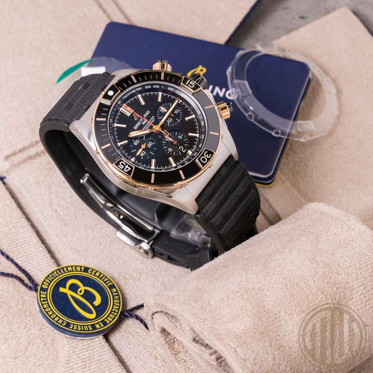 Breitling Chronomat Bicolor | Kautschuk | Box and Papers | 2023