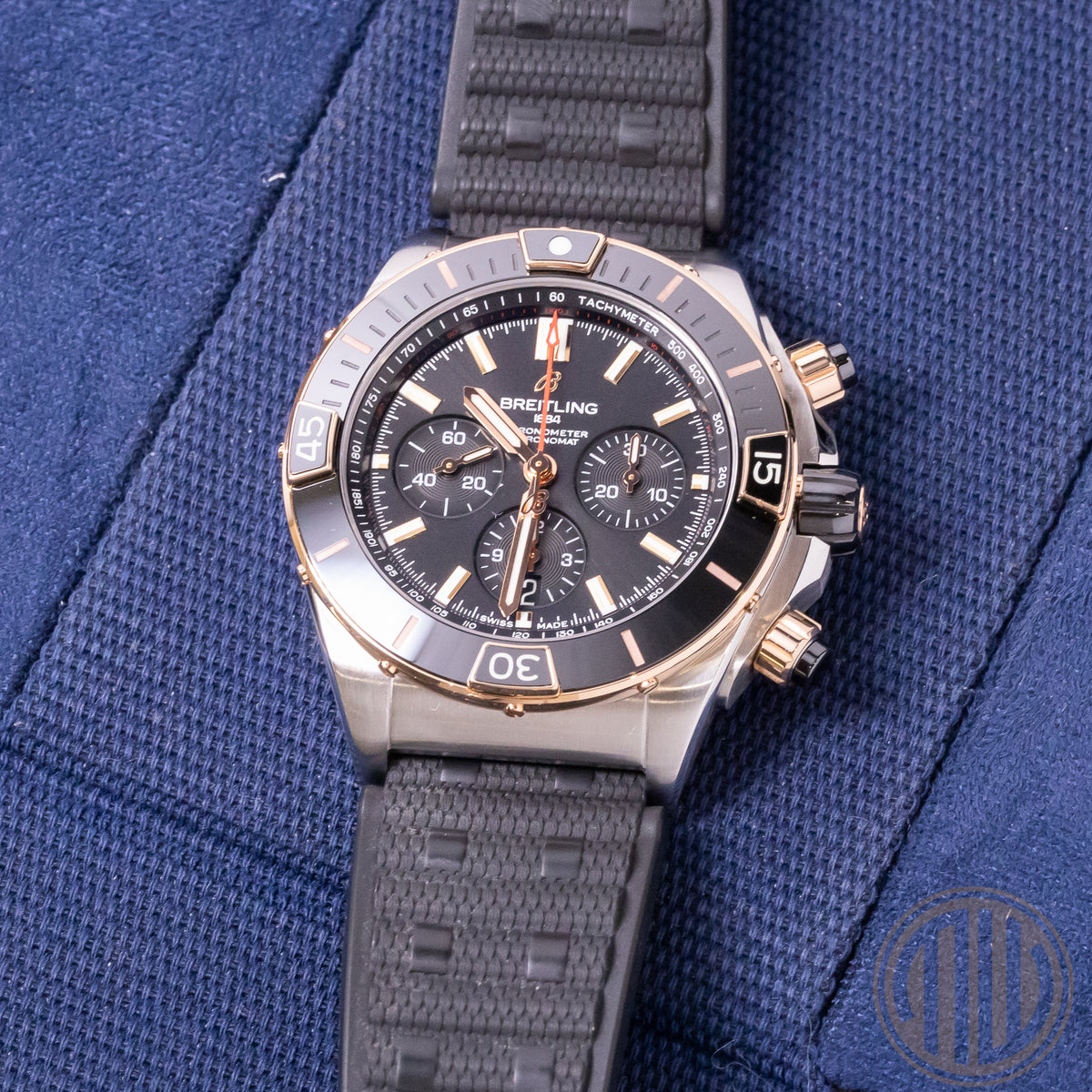 Breitling Chronomat Bicolor | Kautschuk | Box and Papers | 2023