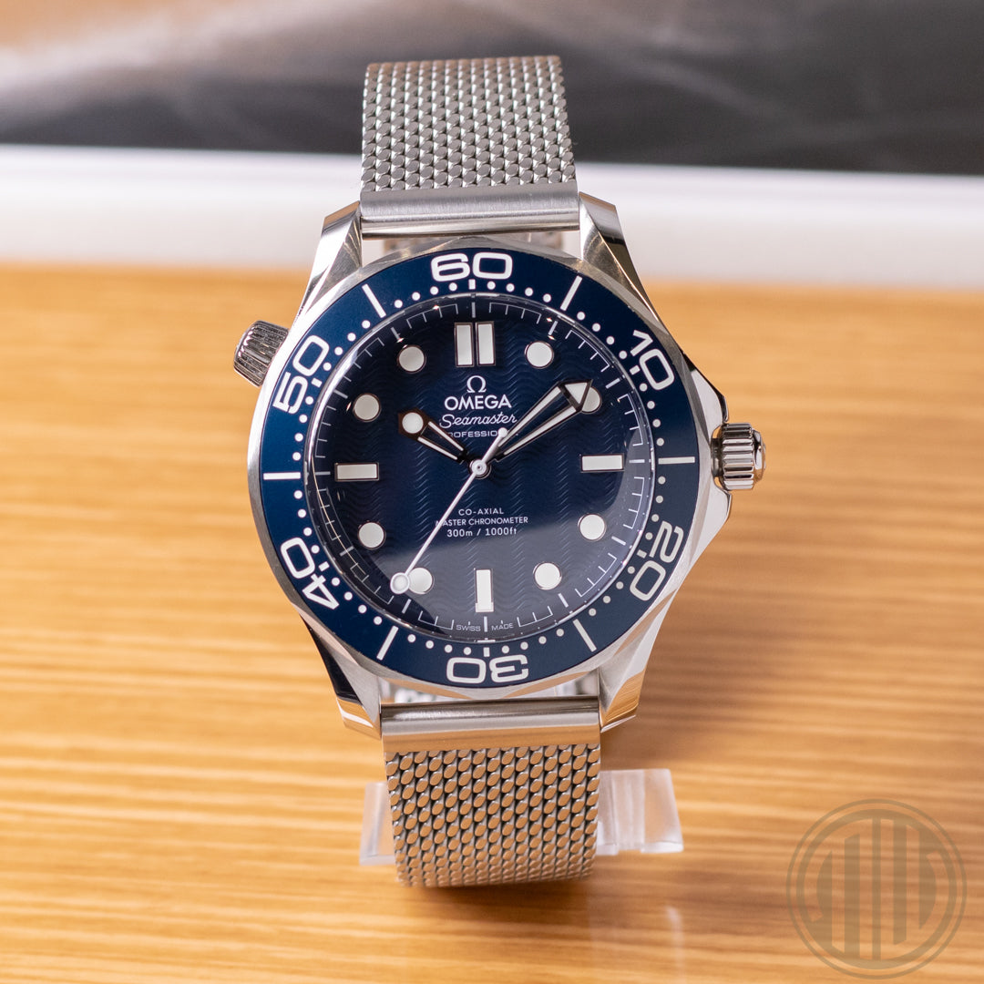 Omega Seamaster Diver 300 M | James Bond | Box and Papers | 2024