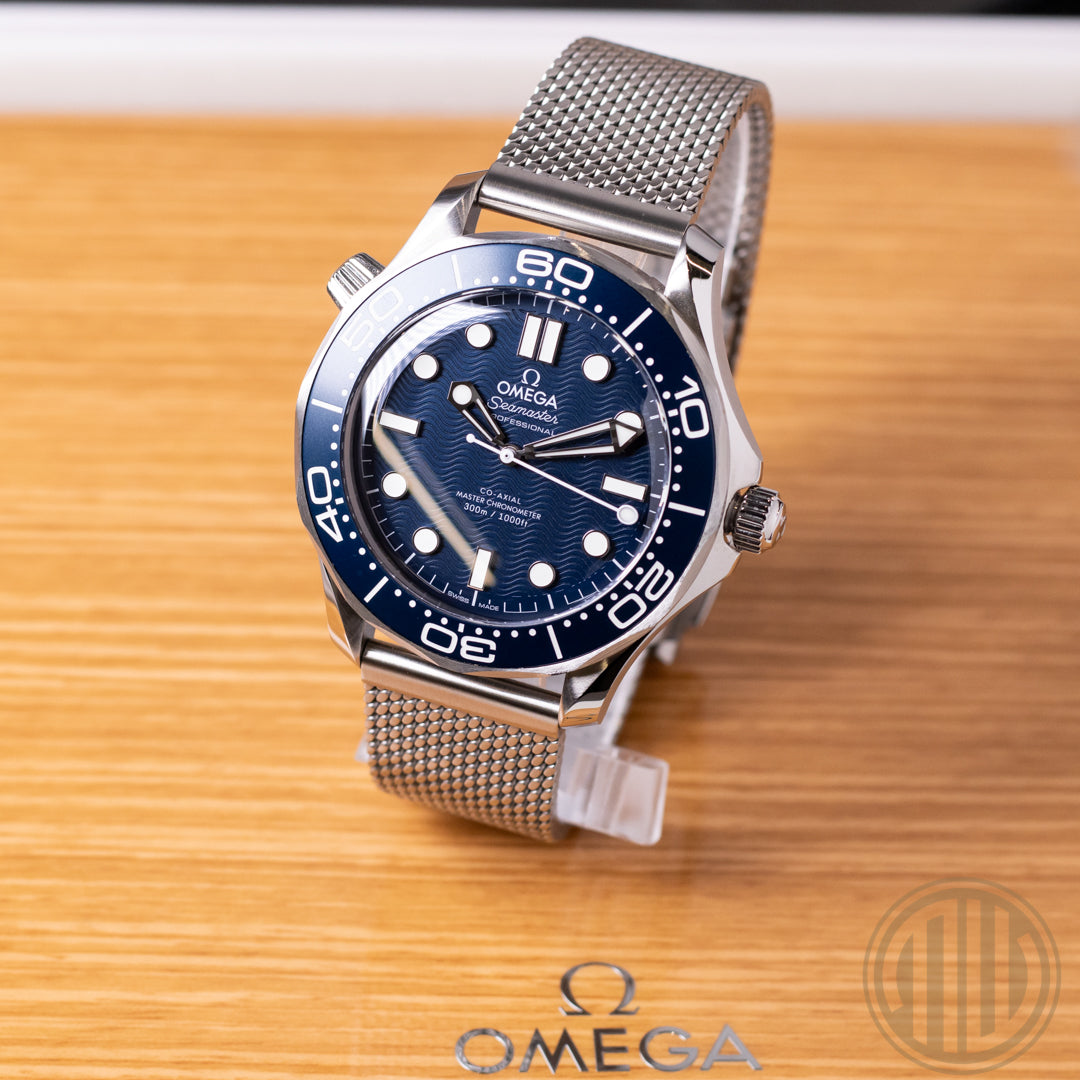 Omega Seamaster Diver 300 M | James Bond | Box and Papers | 2024