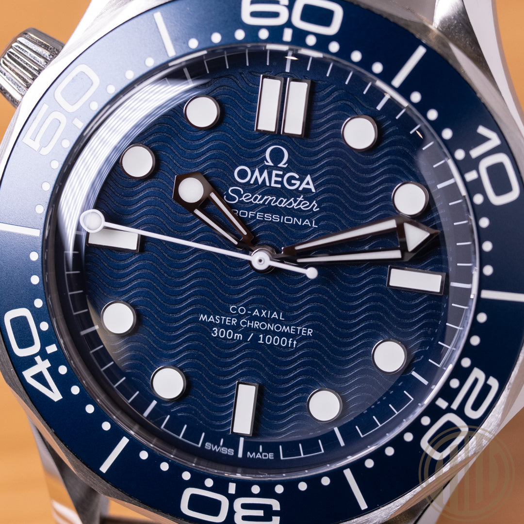 Omega Seamaster Diver 300 M | James Bond | Box and Papers | 2024