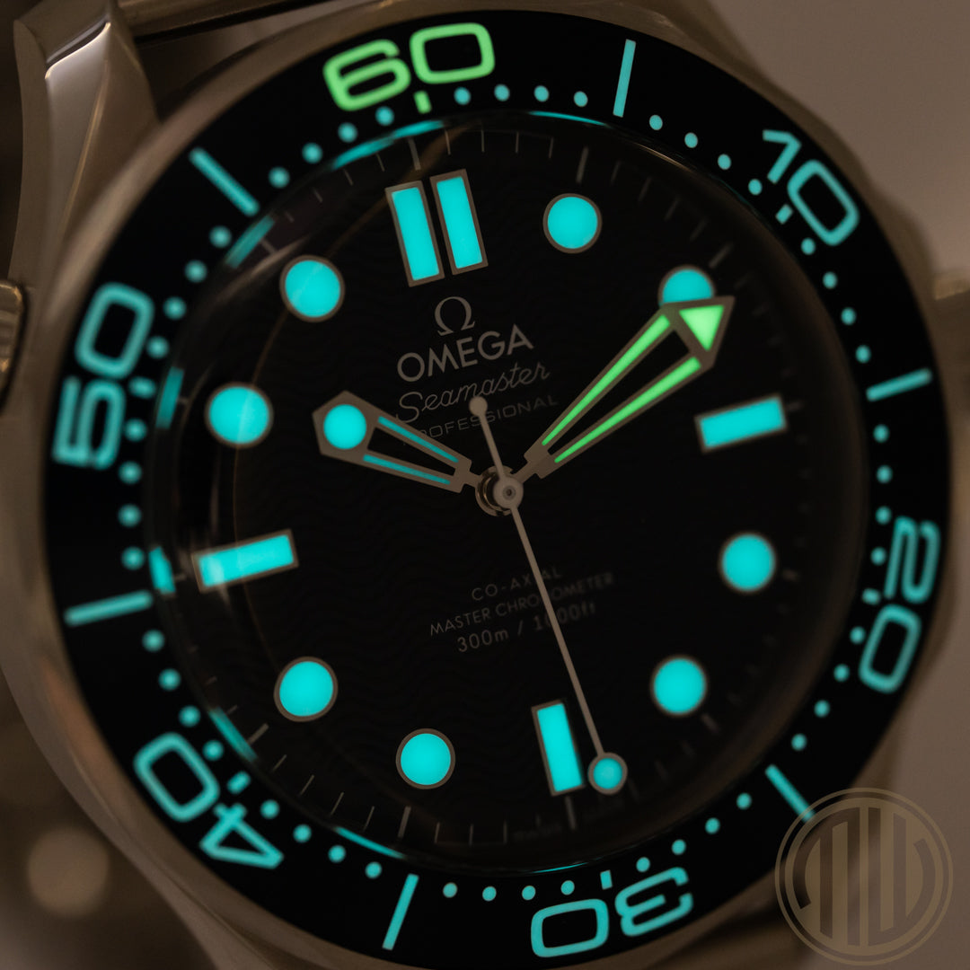 Omega Seamaster Diver 300 M | James Bond | Box and Papers | 2024