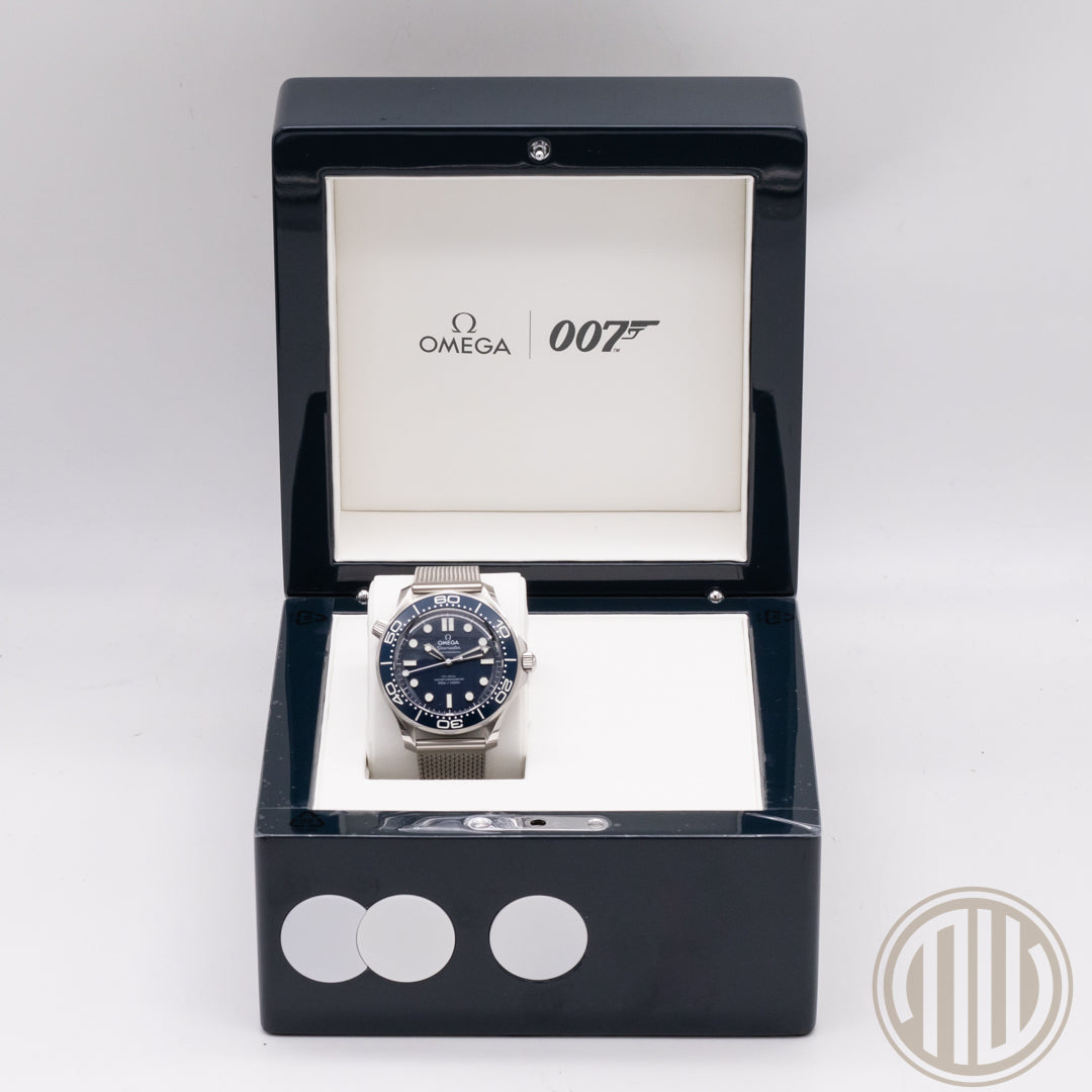 Omega Seamaster Diver 300 M | James Bond | Box and Papers | 2024