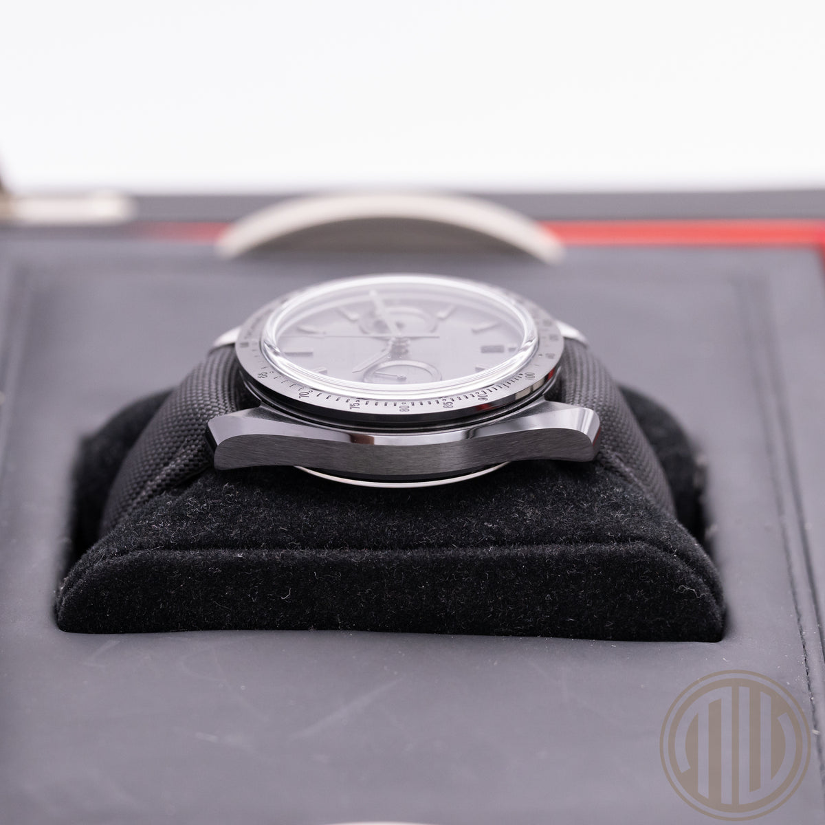 Omega Speedmaster Dark Side Of The Moon Moonwatch | Ceramic | Box and Papers | 2015