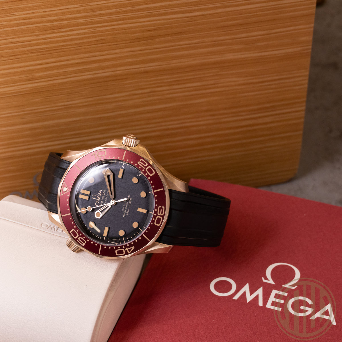 Omega Seamaster Diver 300 M Gold 42 Bronze-Gold | Kautschuk | Fullset | 2025