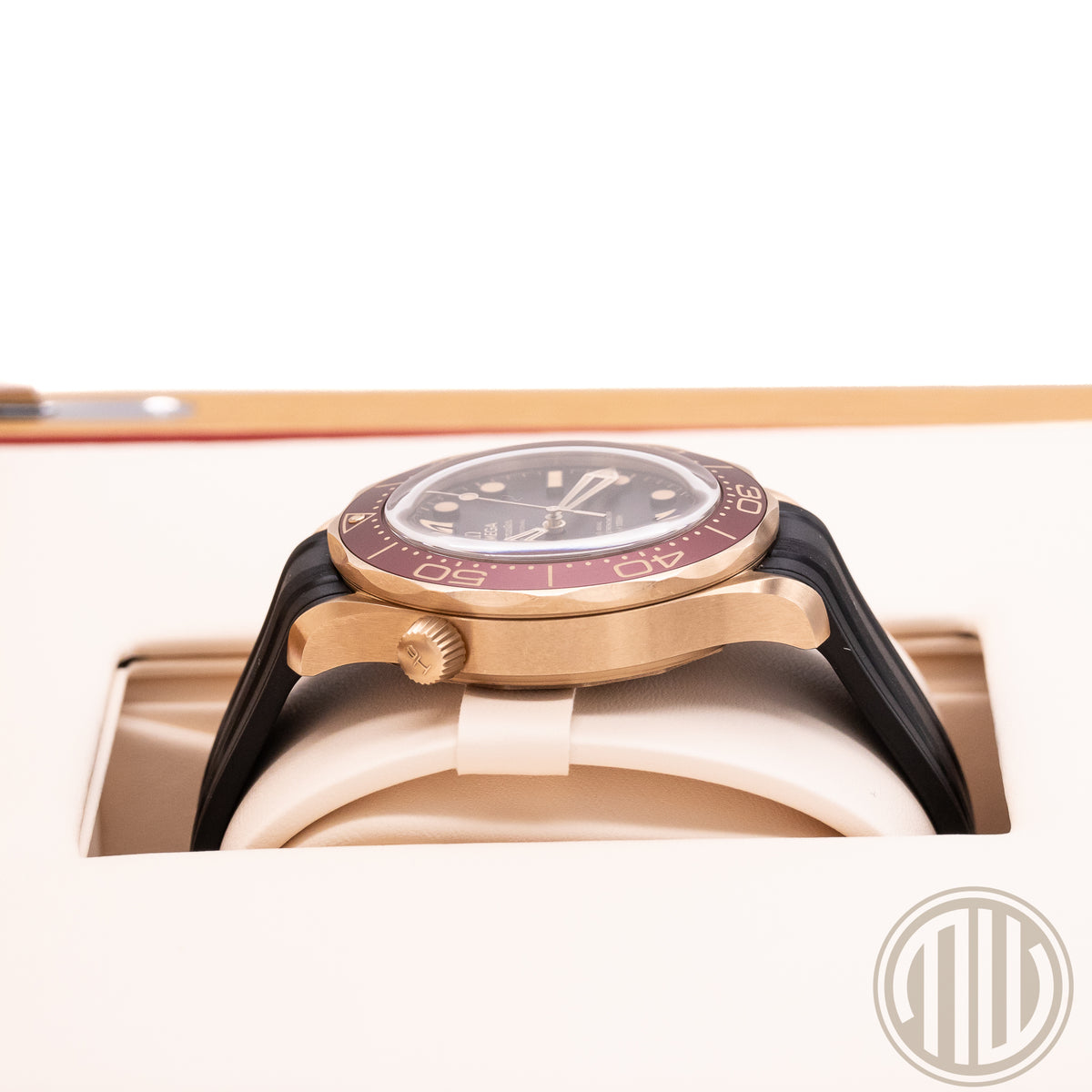 Omega Seamaster Diver 300 M Gold 42 Bronze-Gold | Kautschuk | Fullset | 2025