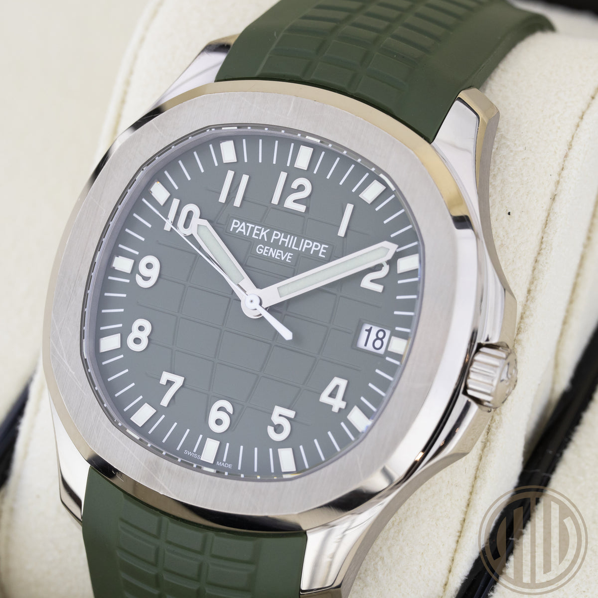 Patek Philippe Aquanaut Whitegold | Khaki-Green | Box and Papers | 2022 | 5168G