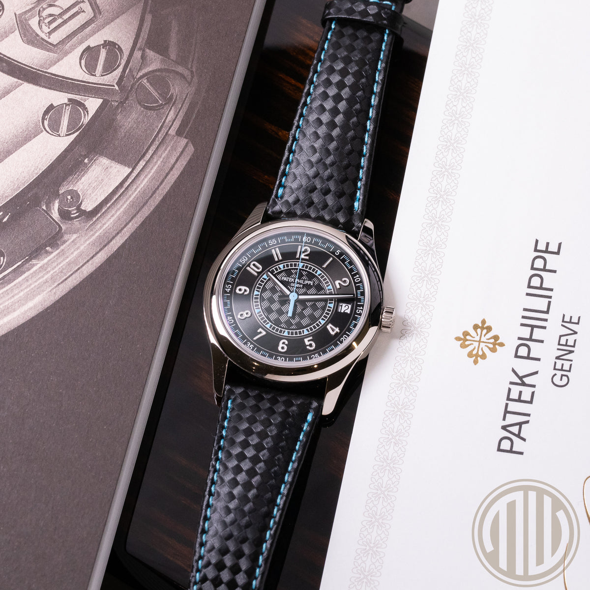Patek Philippe Calatrava 40mm Blue Blue | Carbon Dial | 18kt Whitegold | Box and Papers | 2023