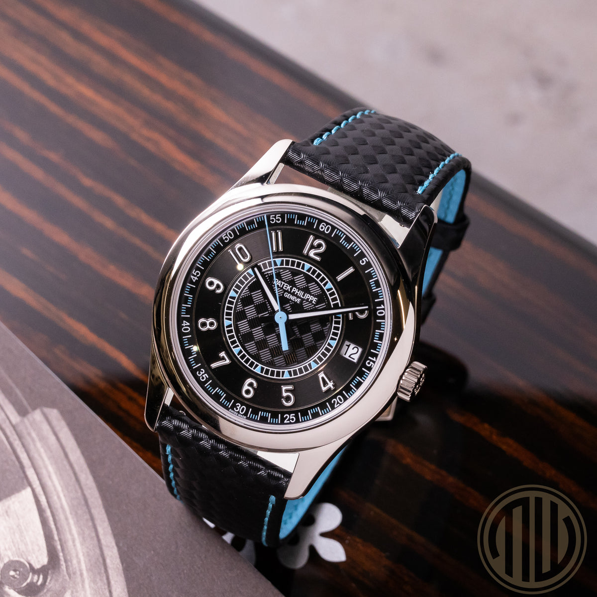 Patek Philippe Calatrava 40mm Blue Blue | Carbon Dial | 18kt Whitegold | Box and Papers | 2023