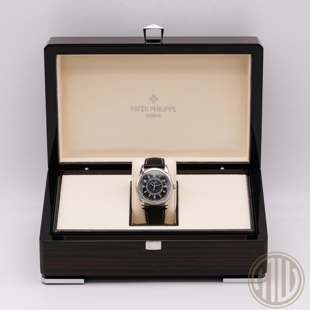 Patek Philippe Calatrava 40mm Blue Blue | Carbon Dial | 18kt Whitegold | Box and Papers | 2023