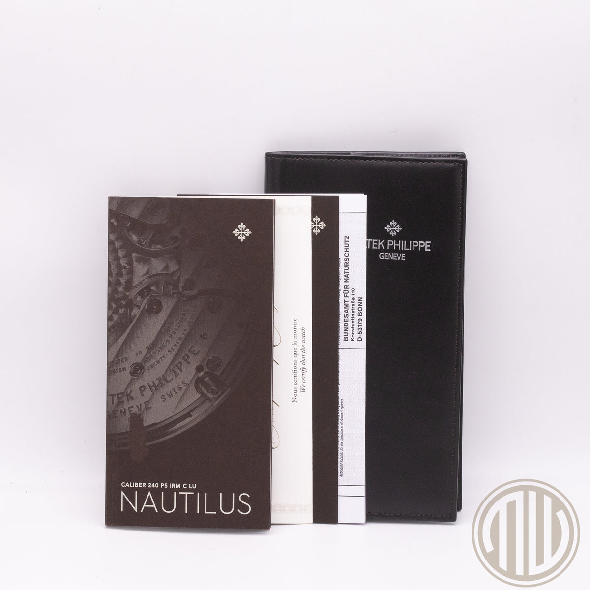 Patek Philippe Nautilus 18kt Whitegold | Moonphase | German Watch | Box and Papers