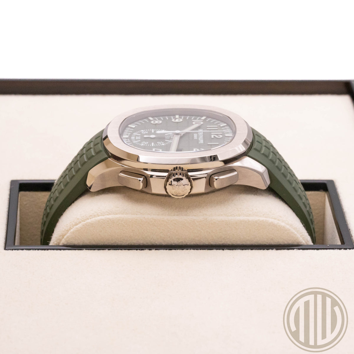 Patek Philippe Aquanaut Chronograph 18kt Whitegold | Khaki-Green | Box and Papers | 2024