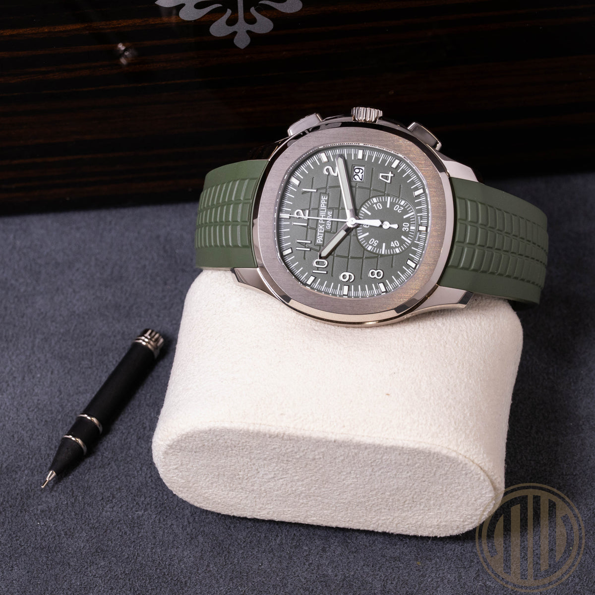 Patek Philippe Aquanaut Chronograph 18kt Whitegold | Khaki-Green | Box and Papers | 2024