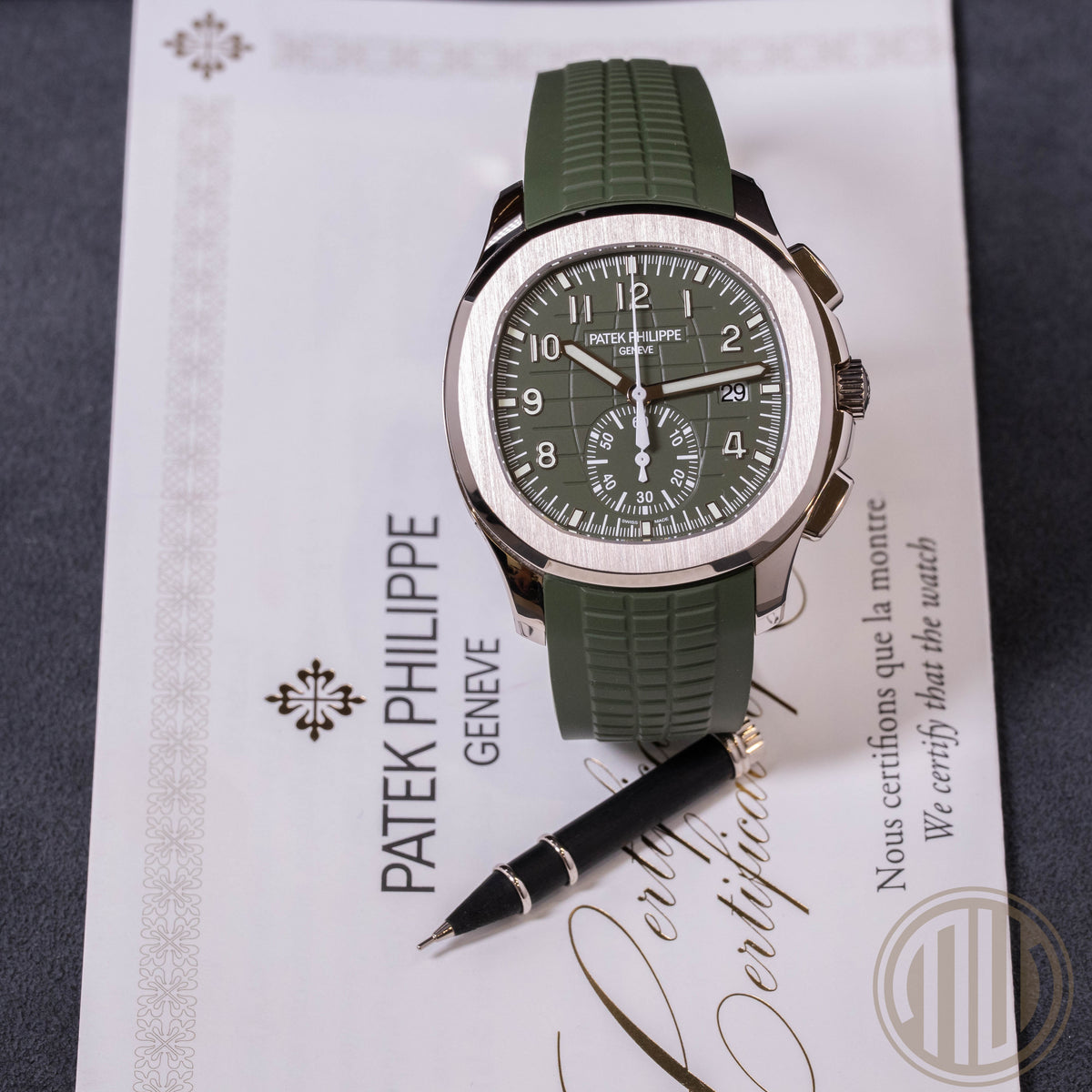 Patek Philippe Aquanaut Chronograph 18kt Whitegold | Khaki-Green | Box and Papers | 2024