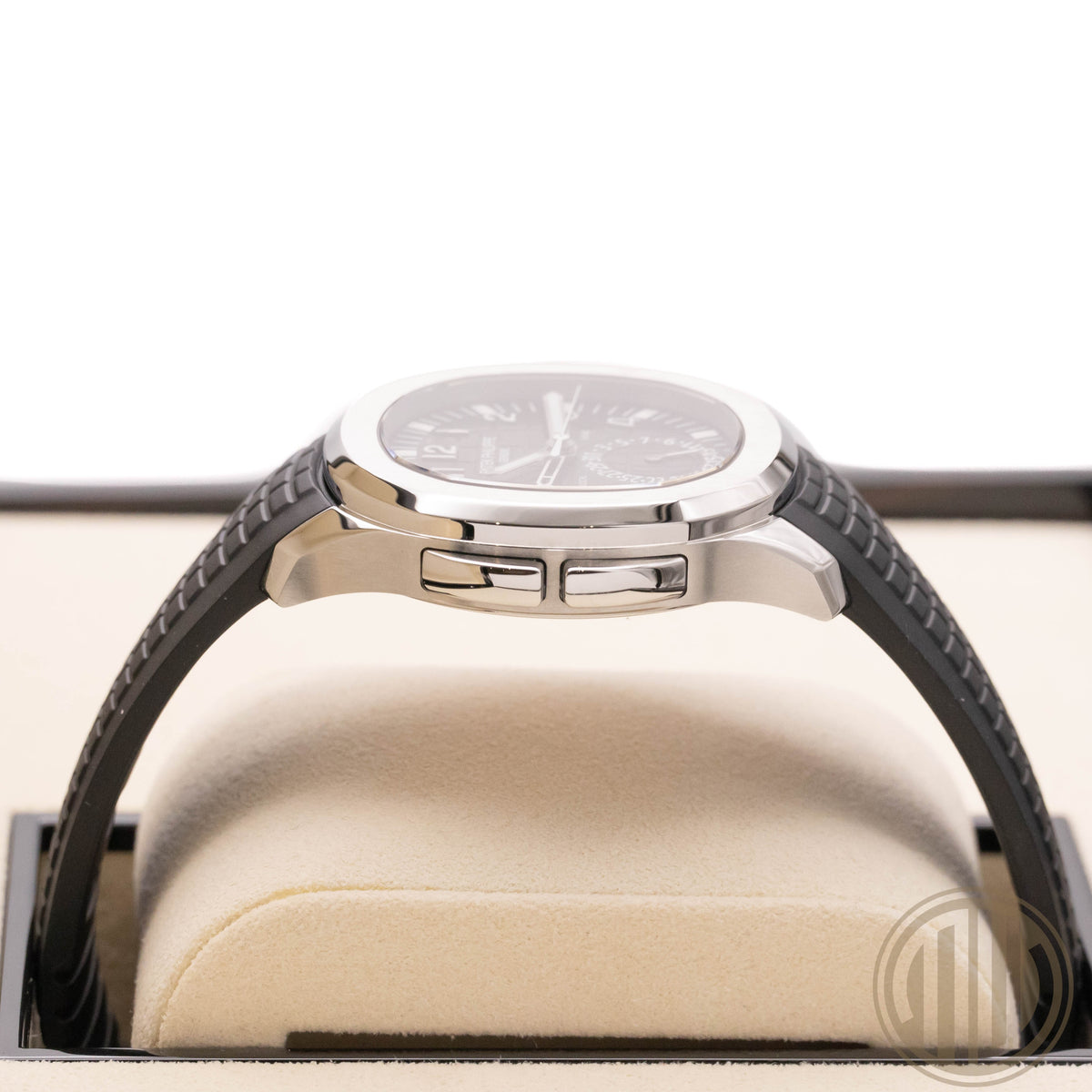Patek Philippe Aquanaut Travel Time | Uncut-Strap | Top Condition | Box and Papers