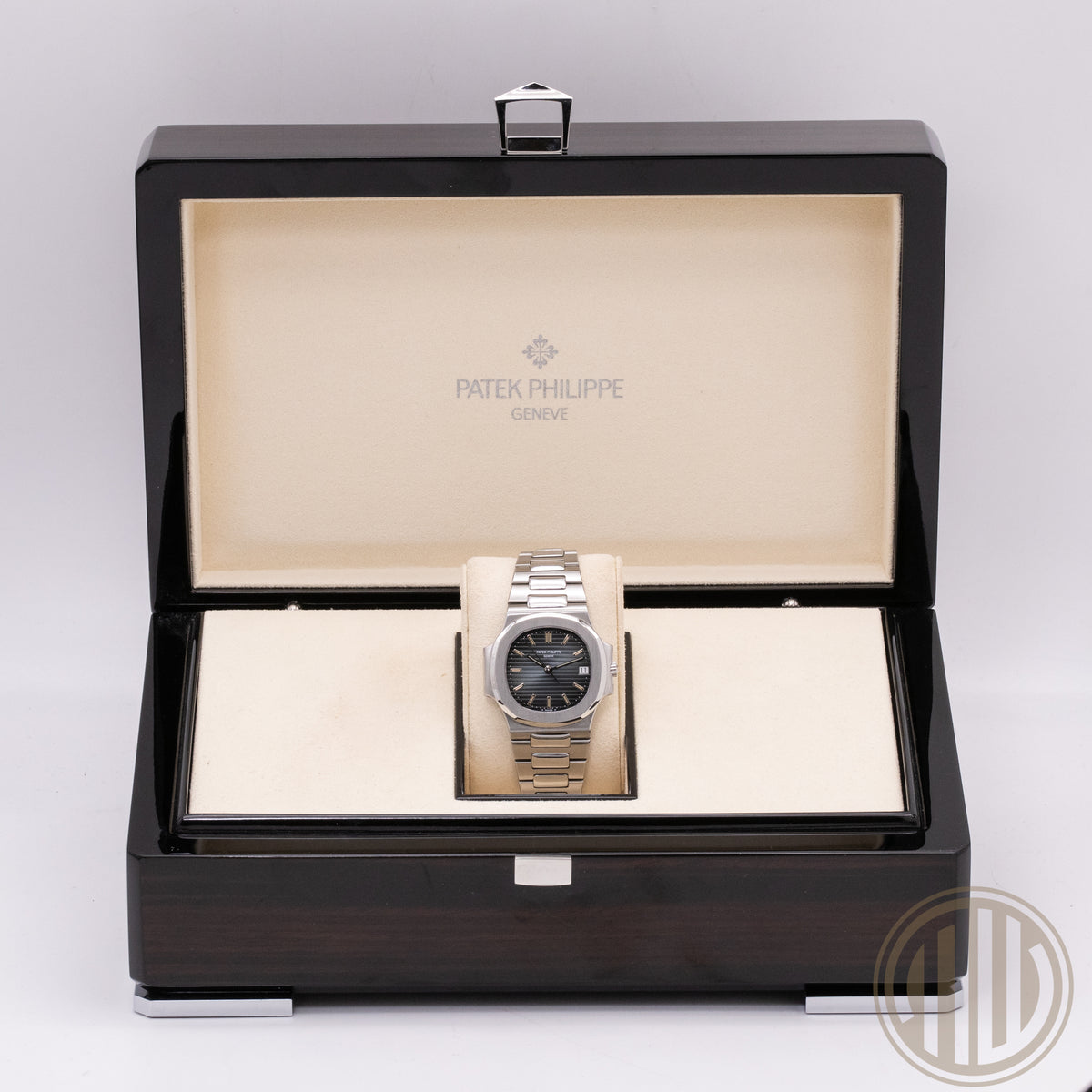 Patek Philippe Nautilus | Blue Dial | Steel | Extract from Archiv | Box | 1997 | 3800/1