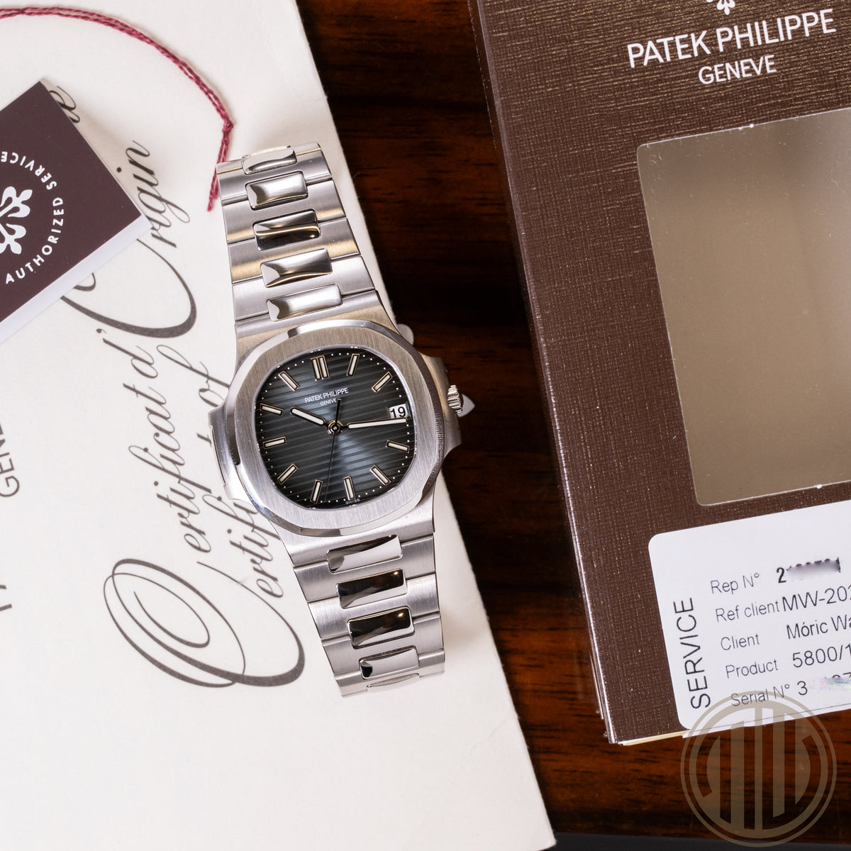 Patek Philippe Nautilus Blue Dial | New Patek Service | Box and Papers | 2008 | 5800