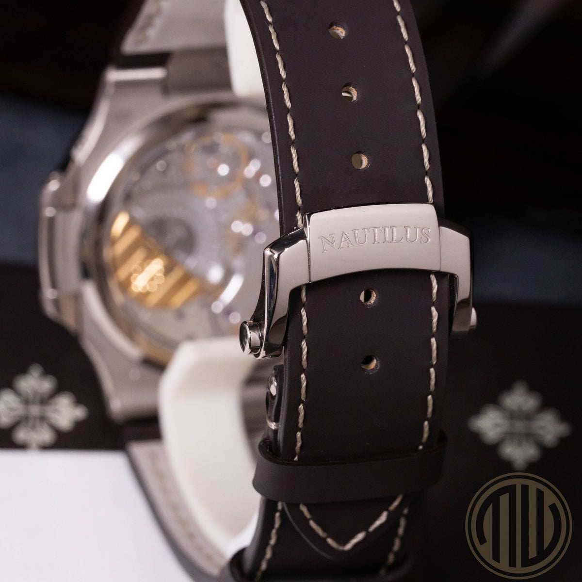 Patek Philippe Nautilus 18kt Whitegold | Grey Dial | Box and Papers | 2015 | 5712G