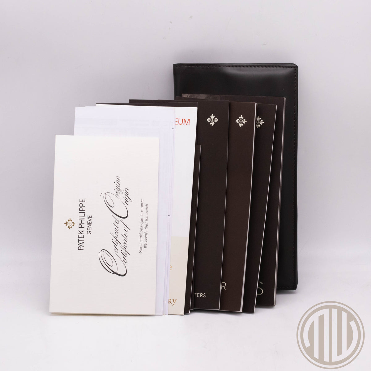 Patek Philippe Nautilus 18kt Whitegold | Grey Dial | Box and Papers | 2015 | 5712G