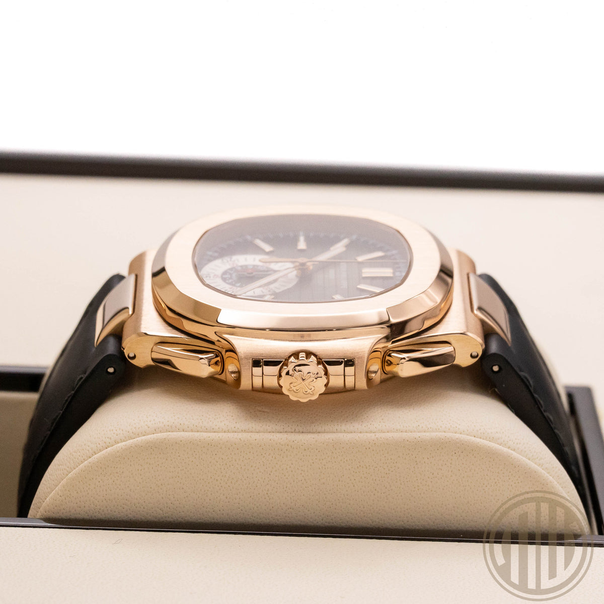 Patek Philippe Nautilus Chronograph | 18kt Roségold | Box and Papers | 2015 | 5980R