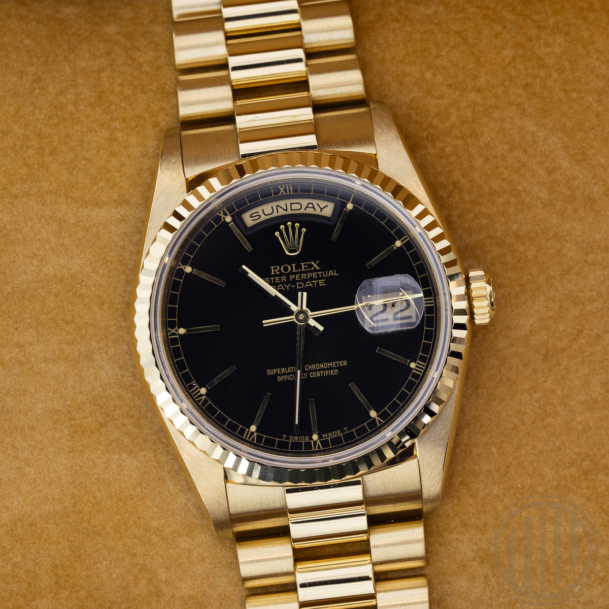 Rolex Day-Date 36 Black Dial | Top Condition | 18kt Yellowgold | R-Series