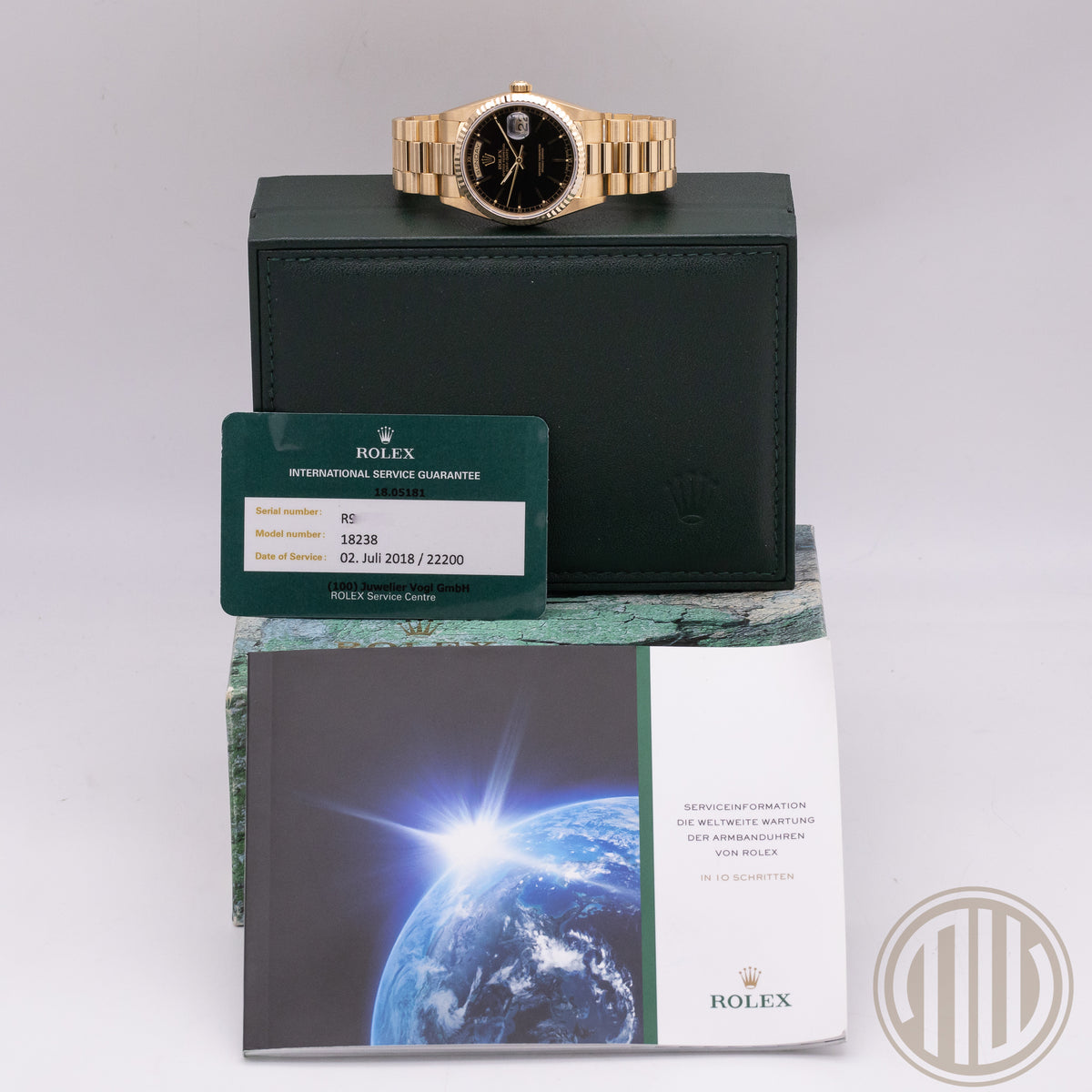 Rolex Day-Date 36 Black Dial | Top Condition | 18kt Yellowgold | R-Series