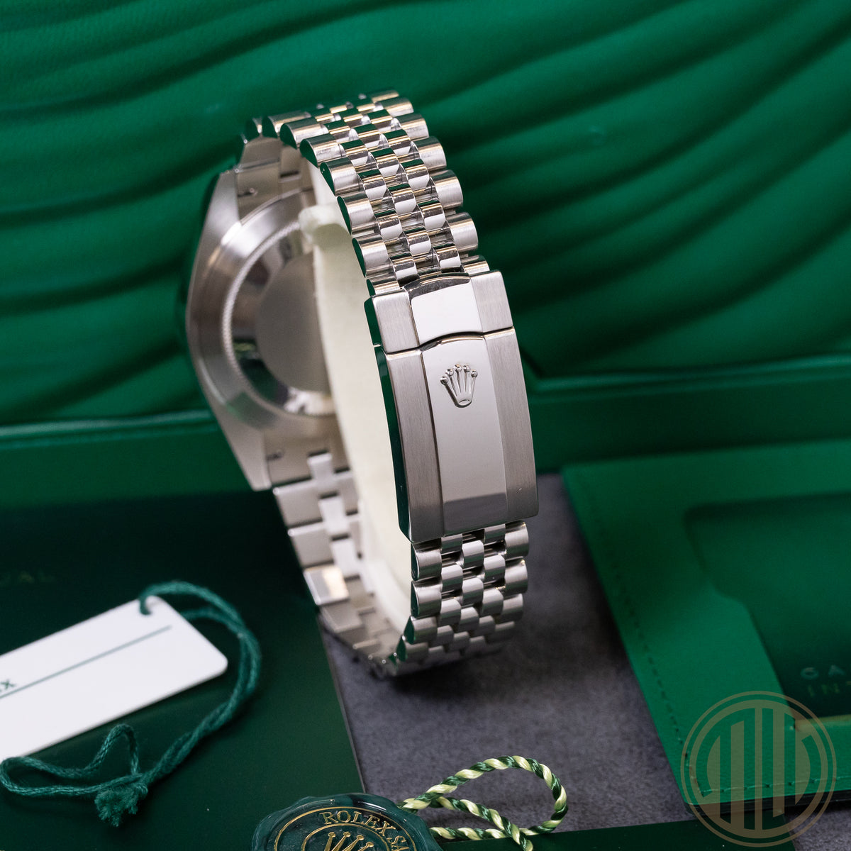 Rolex Datejust 41 Blue Dial | Jubilee | Whitegold Bezel | Box and Papers